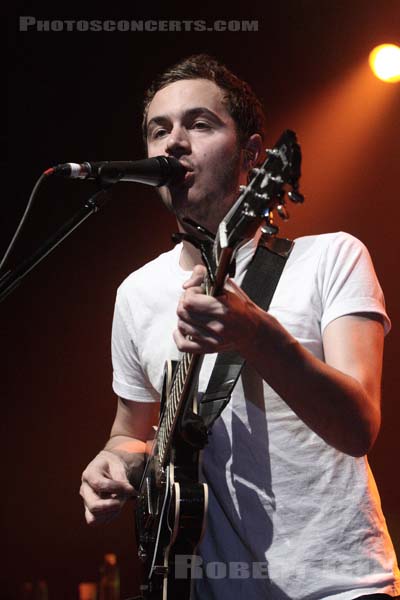 EDITORS - 2008-04-07 - PARIS - Le Bataclan - Thomas Michael Henry Smith